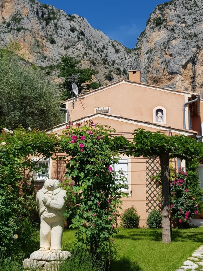 Bed and Breakfast Bastide Des Oliviers Мустье-Сент-Мари Экстерьер фото