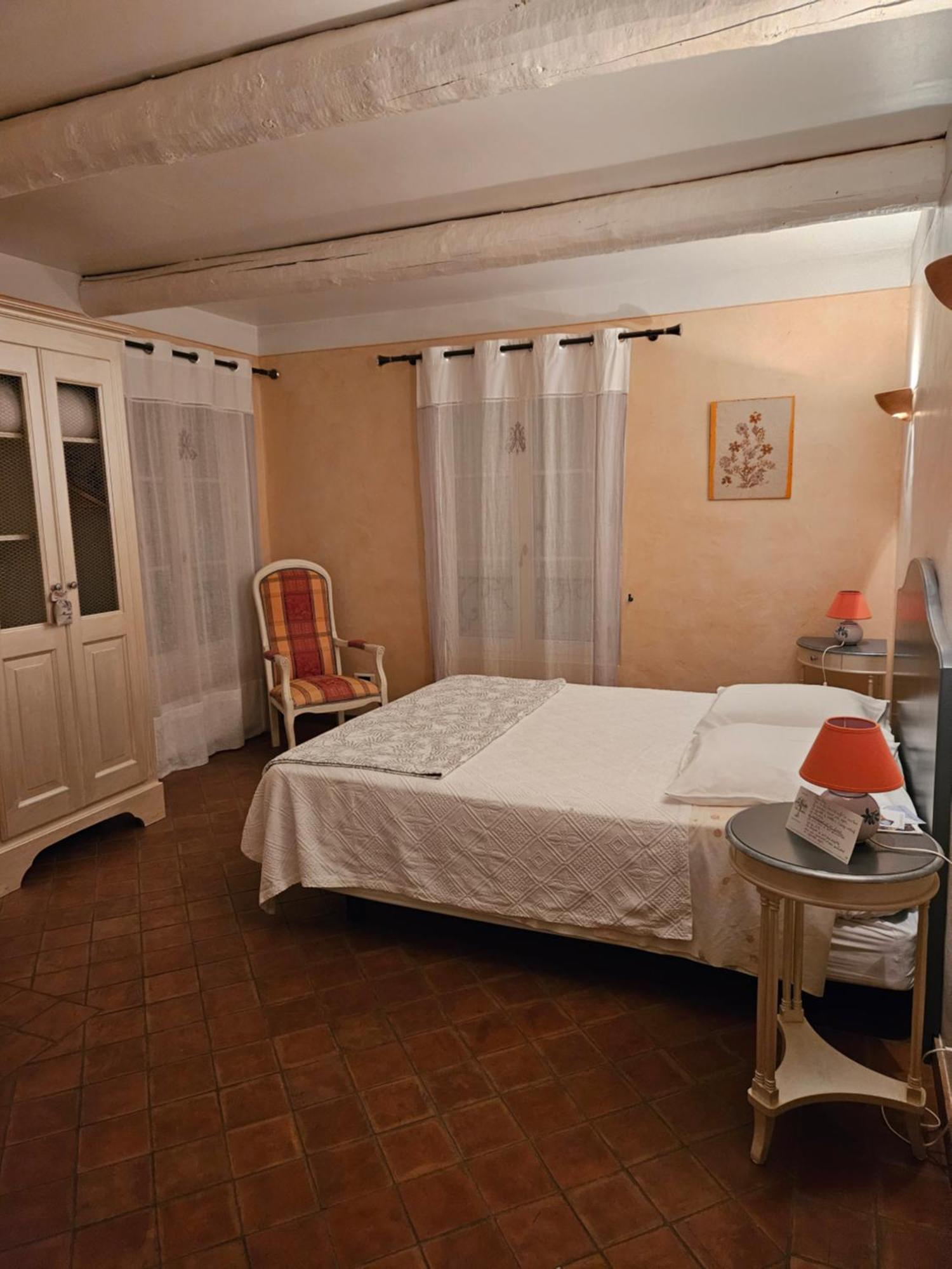 Bed and Breakfast Bastide Des Oliviers Мустье-Сент-Мари Экстерьер фото